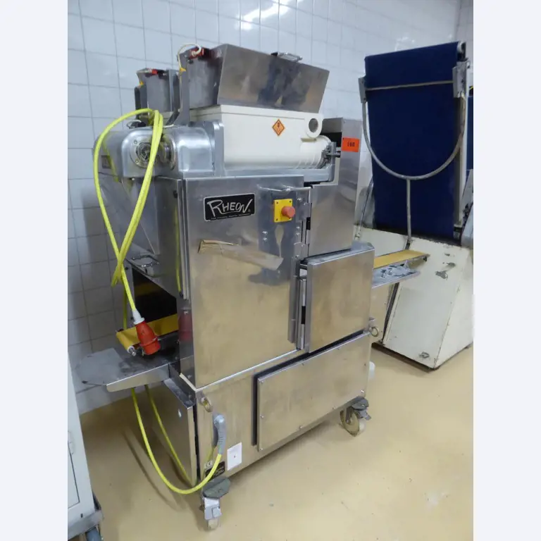 Linhas e máquinas de produção de panificação, equipamento operacional e de escritório e frota de veículos
-2