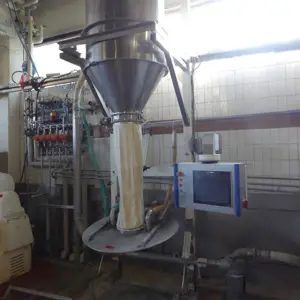 Flour and aggregate dosing system