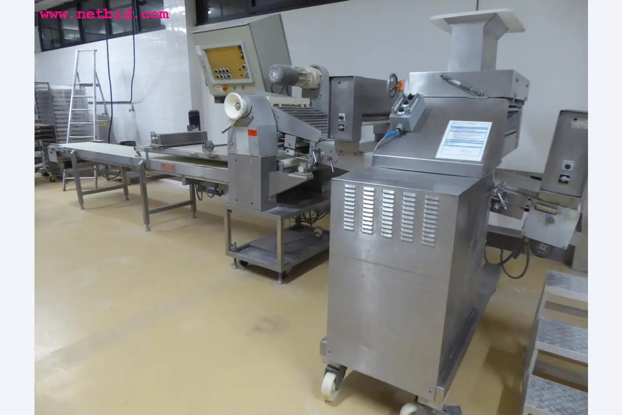 Linhas e máquinas de produção de panificação, equipamento operacional e de escritório e frota de veículos
-1
