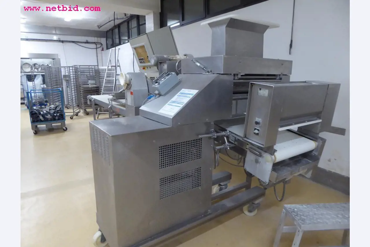 Linhas e máquinas de produção de panificação, equipamento operacional e de escritório e frota de veículos
-2