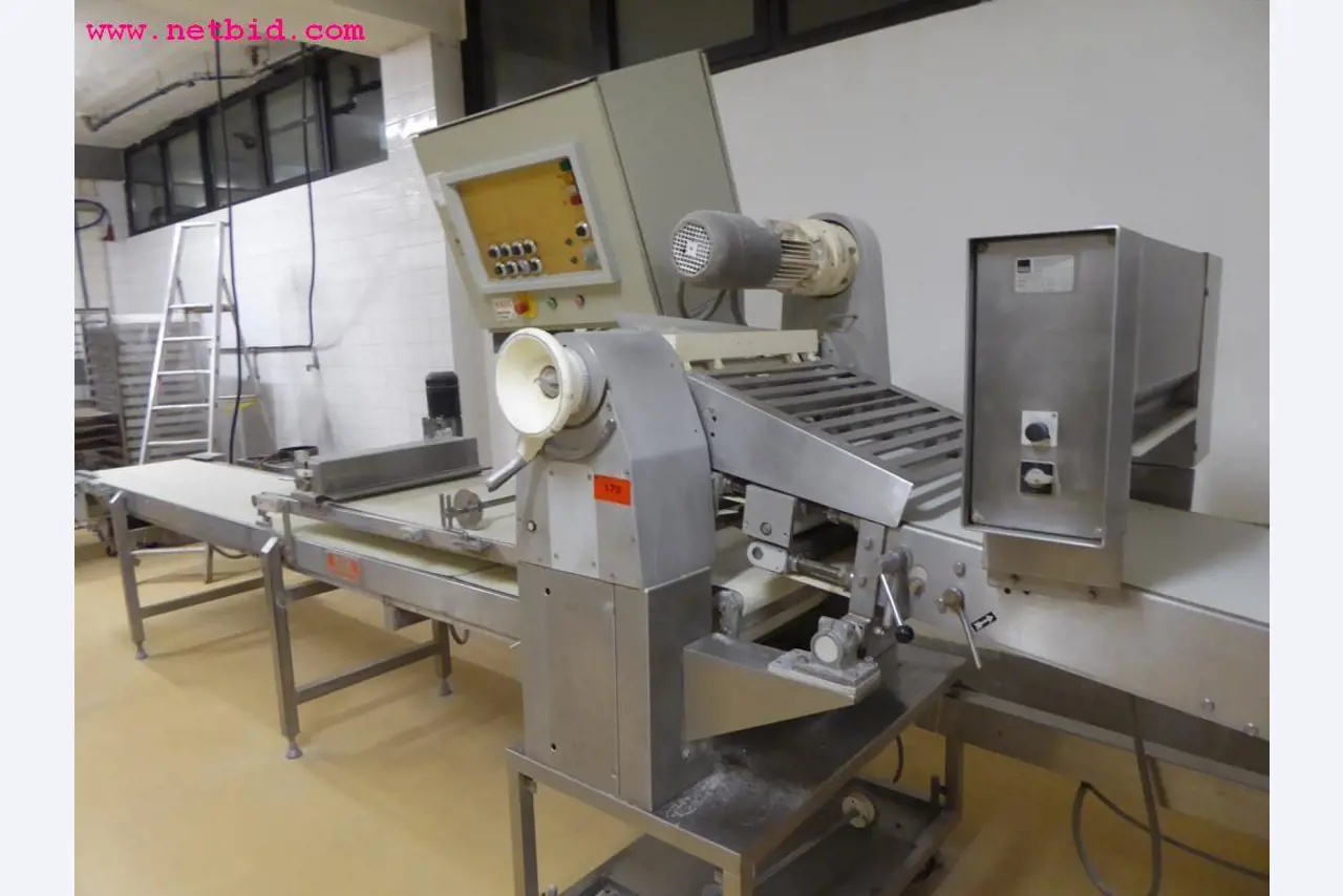 Linhas e máquinas de produção de panificação, equipamento operacional e de escritório e frota de veículos
-3