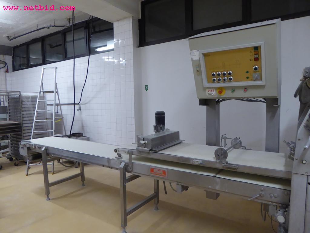 Linhas e máquinas de produção de panificação, equipamento operacional e de escritório e frota de veículos
-4