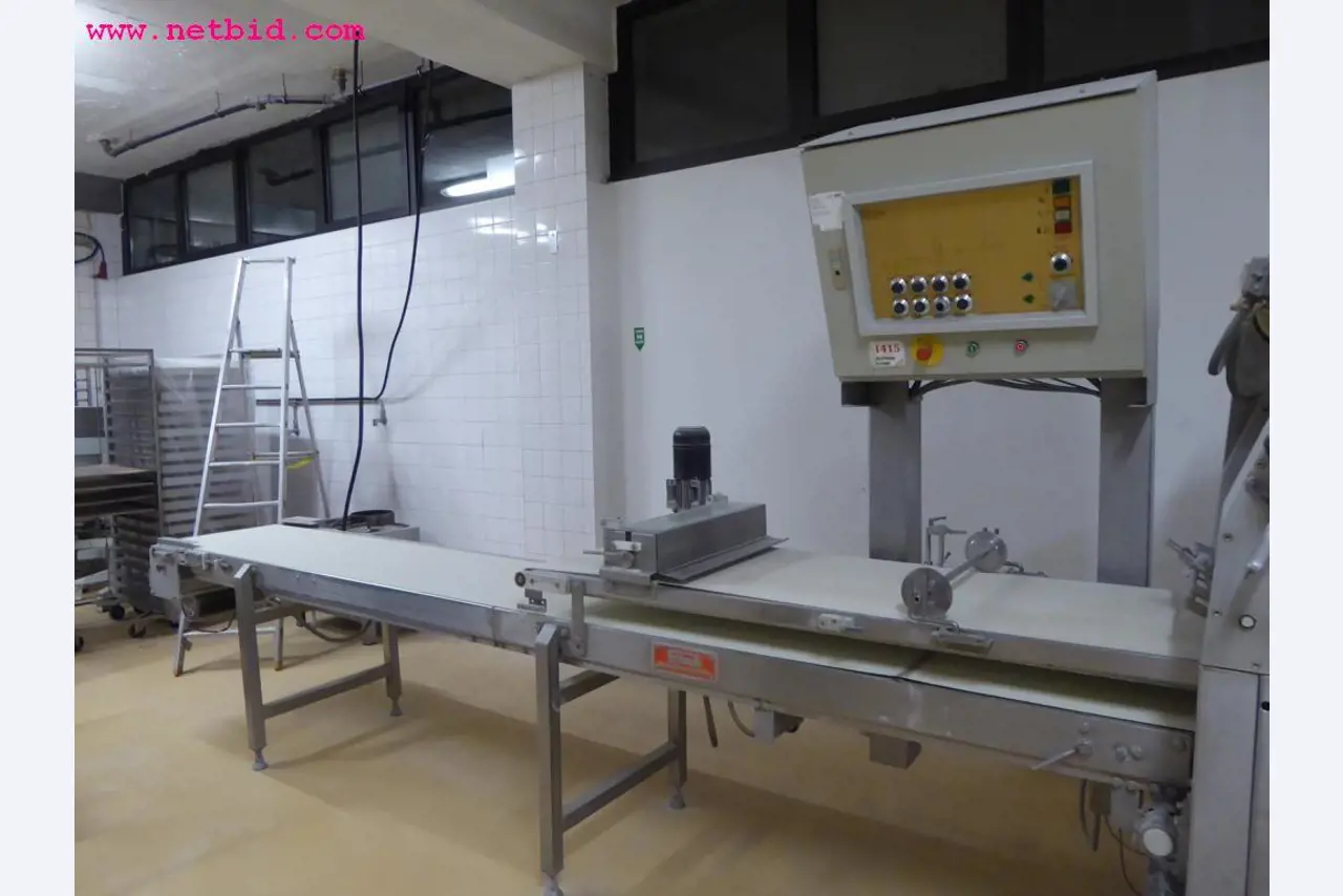 Linhas e máquinas de produção de panificação, equipamento operacional e de escritório e frota de veículos
-4