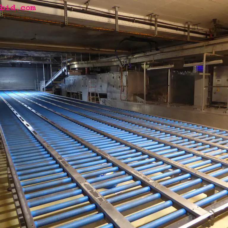 Automatic crate washer