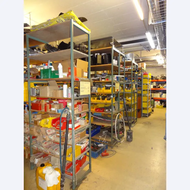 Linhas e máquinas de produção de panificação, equipamento operacional e de escritório e frota de veículos
-1