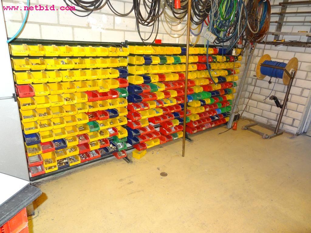 Linhas e máquinas de produção de panificação, equipamento operacional e de escritório e frota de veículos
-1