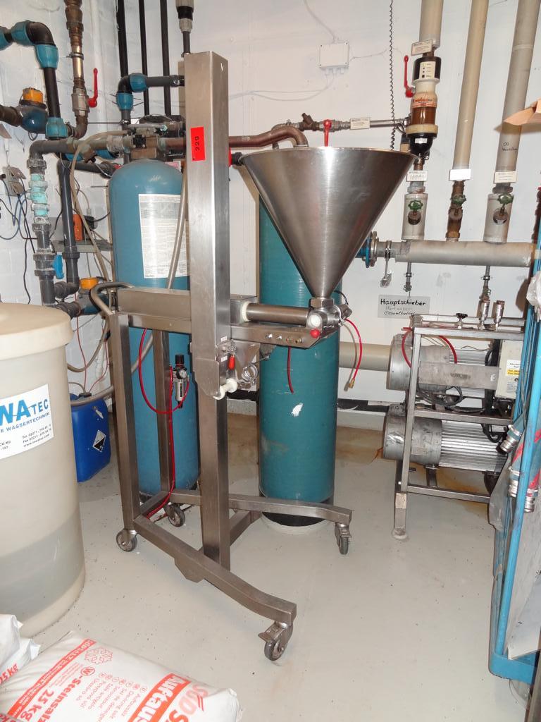 Linhas e máquinas de produção de panificação, equipamento operacional e de escritório e frota de veículos
-1