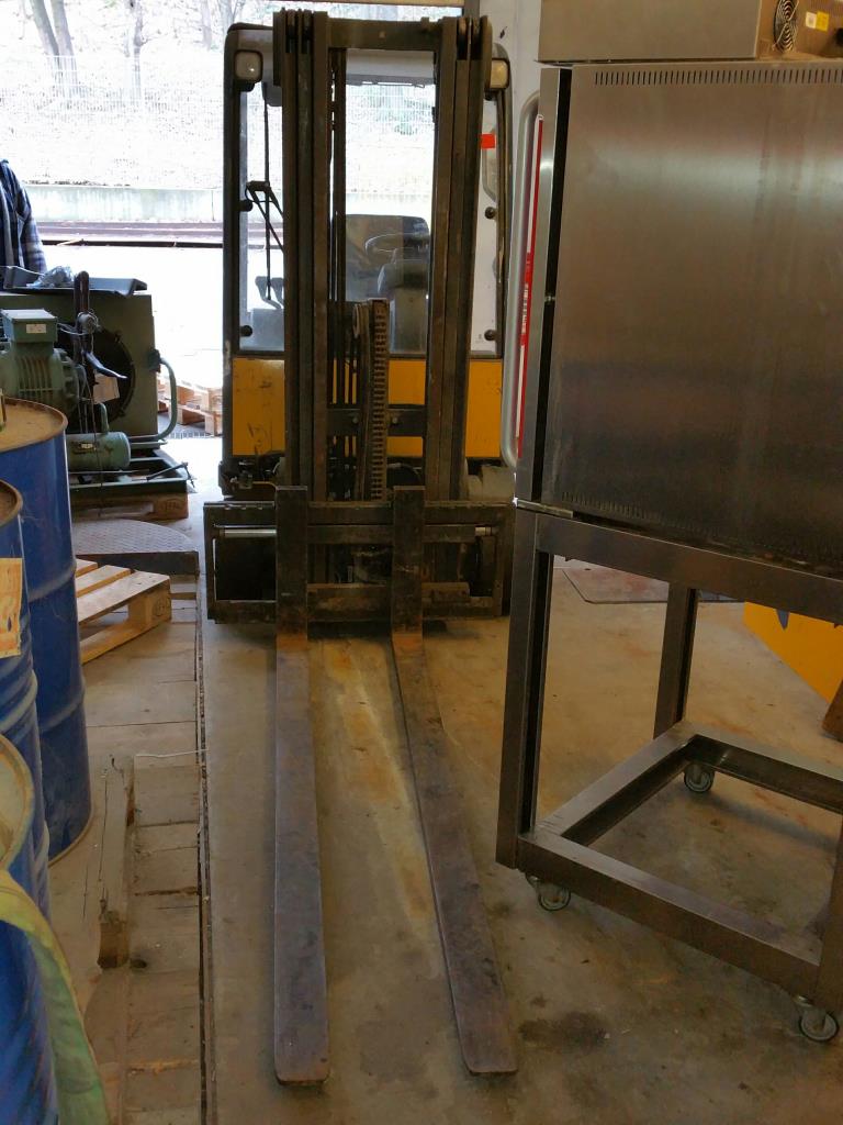 Linhas e máquinas de produção de panificação, equipamento operacional e de escritório e frota de veículos
-1