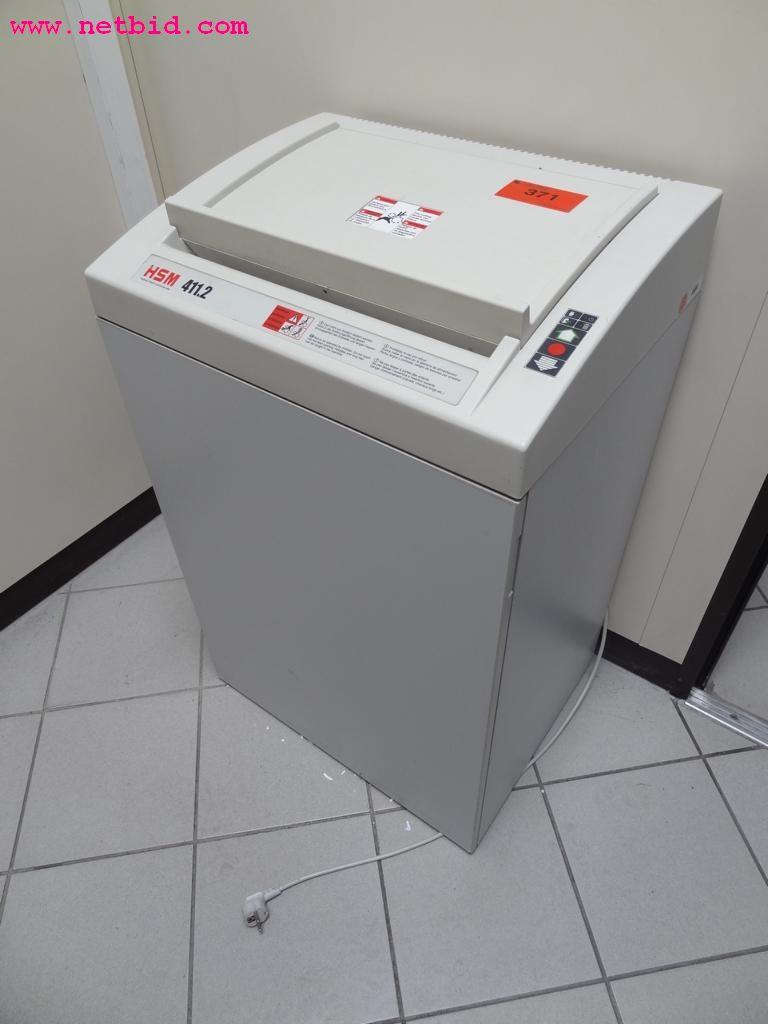 Linhas e máquinas de produção de panificação, equipamento operacional e de escritório e frota de veículos
-1