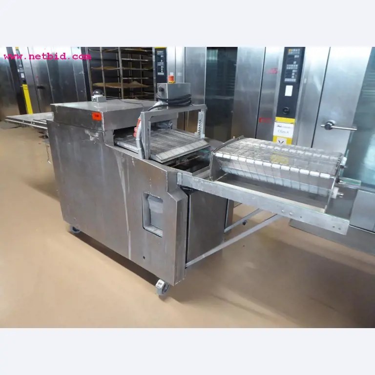 Linhas e máquinas de produção de panificação, equipamento operacional e de escritório e frota de veículos
-1
