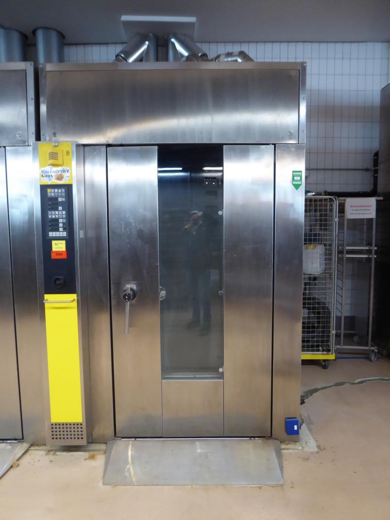 Linhas e máquinas de produção de panificação, equipamento operacional e de escritório e frota de veículos
-1