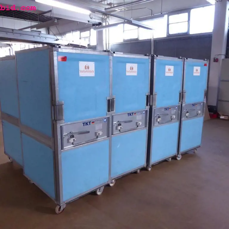 8 Deep-freeze transport containers TKT C720