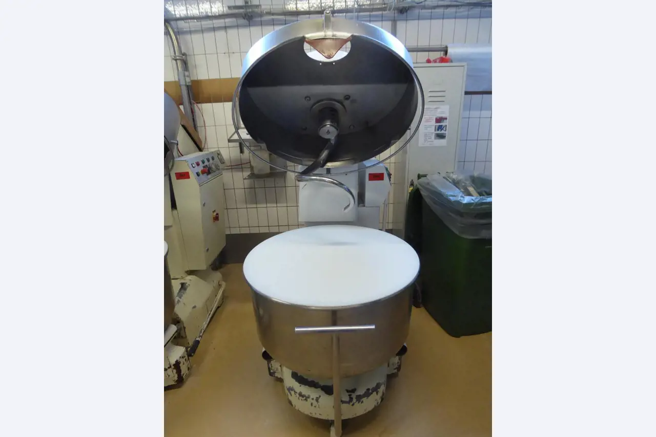 Bäckereiproduktionslinien und -maschinen, Betriebs- und Geschäftsausstattung<br>sowie Fuhrpark 
-1
