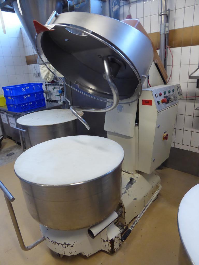 Bäckereiproduktionslinien und -maschinen, Betriebs- und Geschäftsausstattung<br>sowie Fuhrpark 
-2