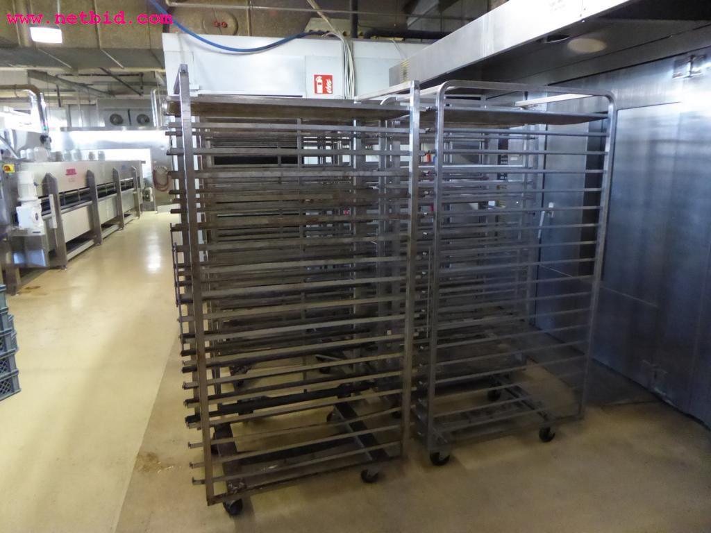 Linhas e máquinas de produção de panificação, equipamento operacional e de escritório e frota de veículos
-3