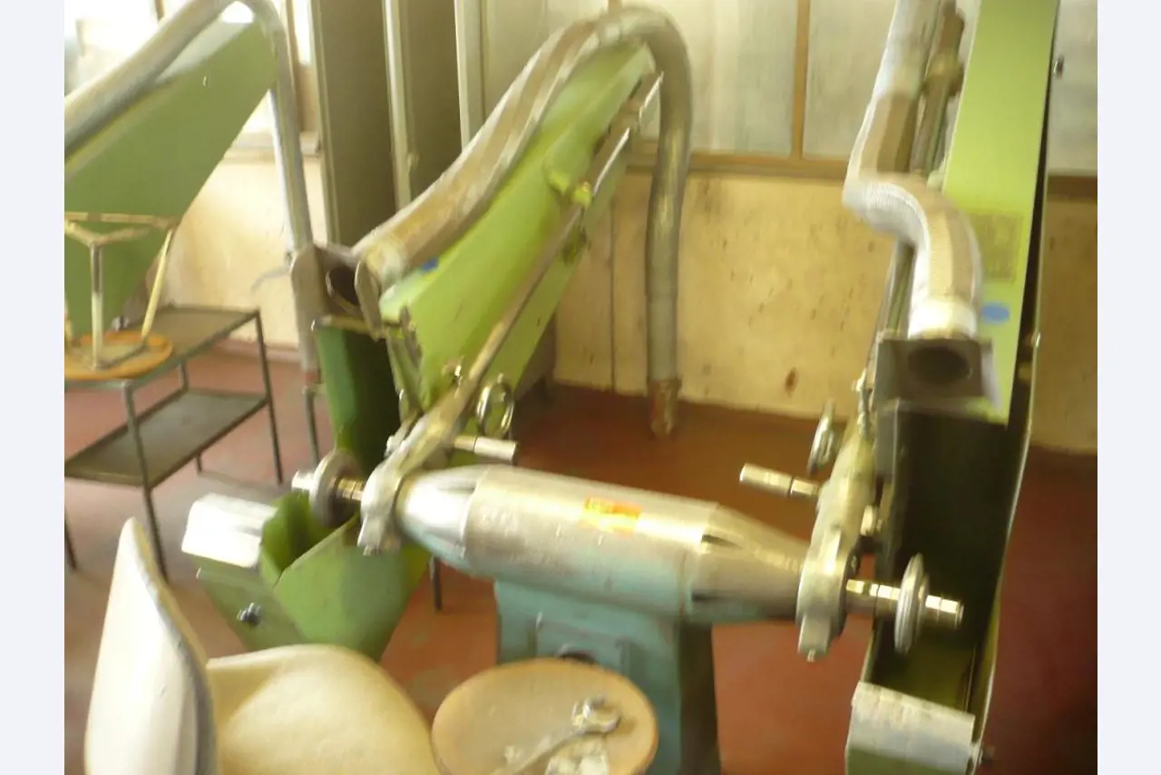 Máquinas, equipamento mecânico e equipamento de escritório e comercial<br>-1