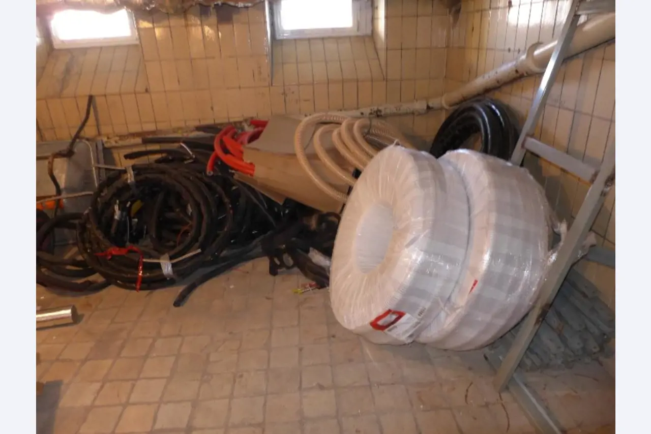 Machines and vehicles from the field of heating, installation, photovoltaic, solar thermal-25