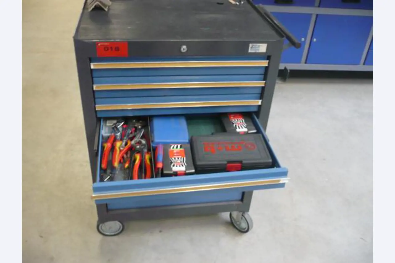 tooling machines for steel working-17