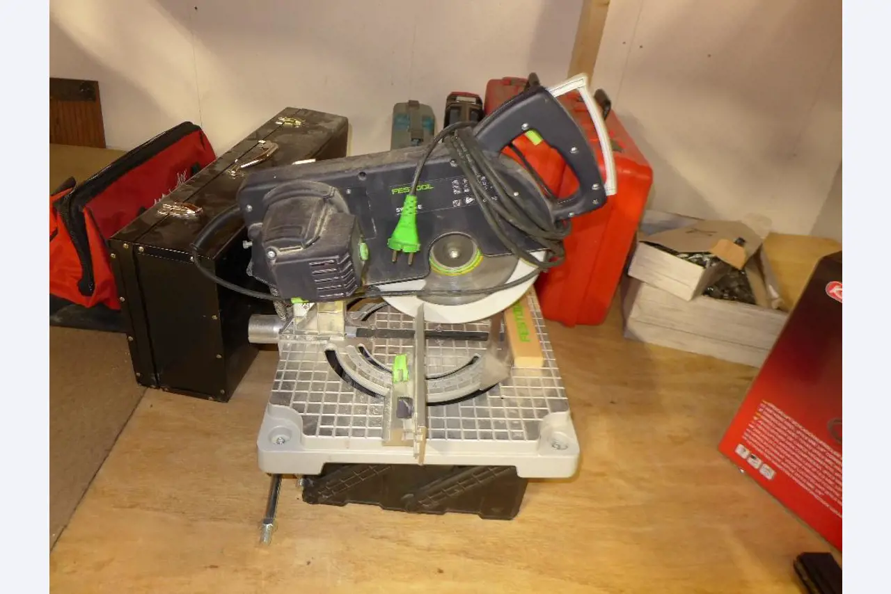 Machines for the production of furniture, various prefabricated furniture and offices-11