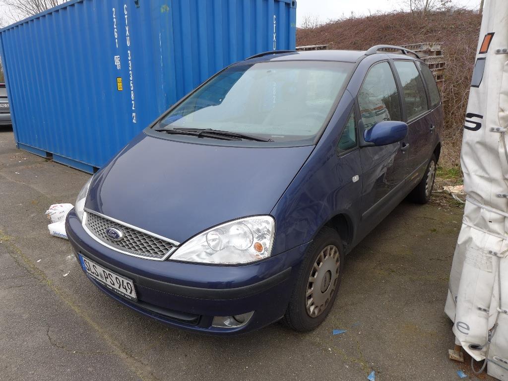 Maschinen zur Herstellung von Möbeln, div. Fertigmöbel und Büros -13