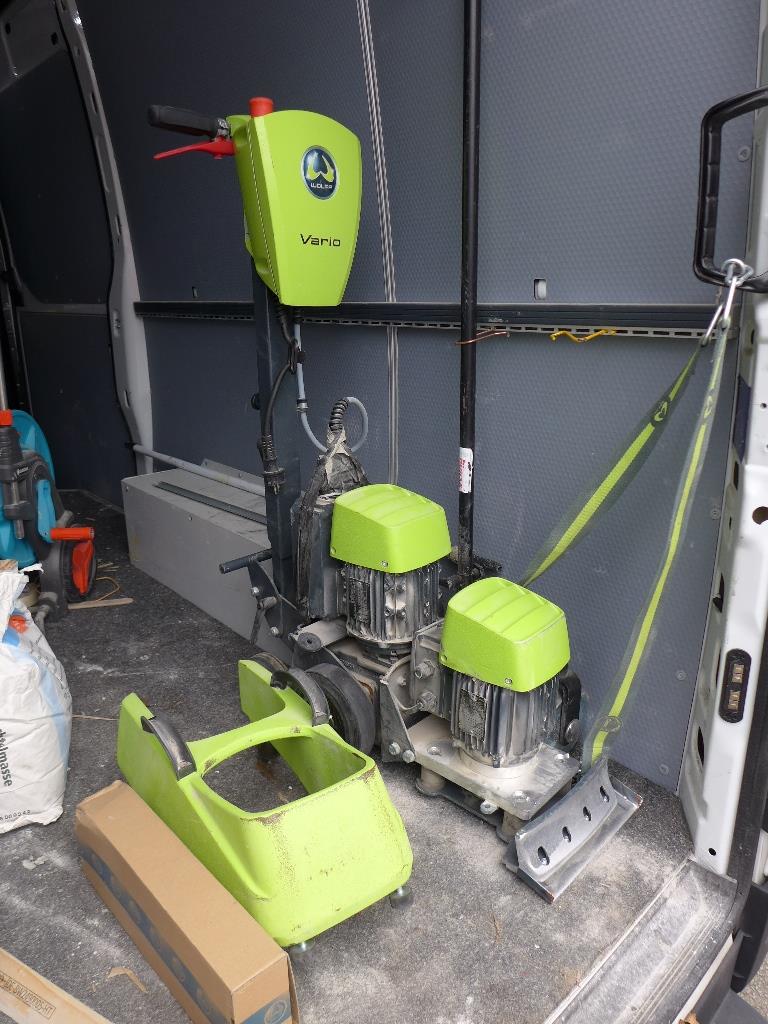 Maschinen zur Herstellung von Möbeln, div. Fertigmöbel und Büros -14