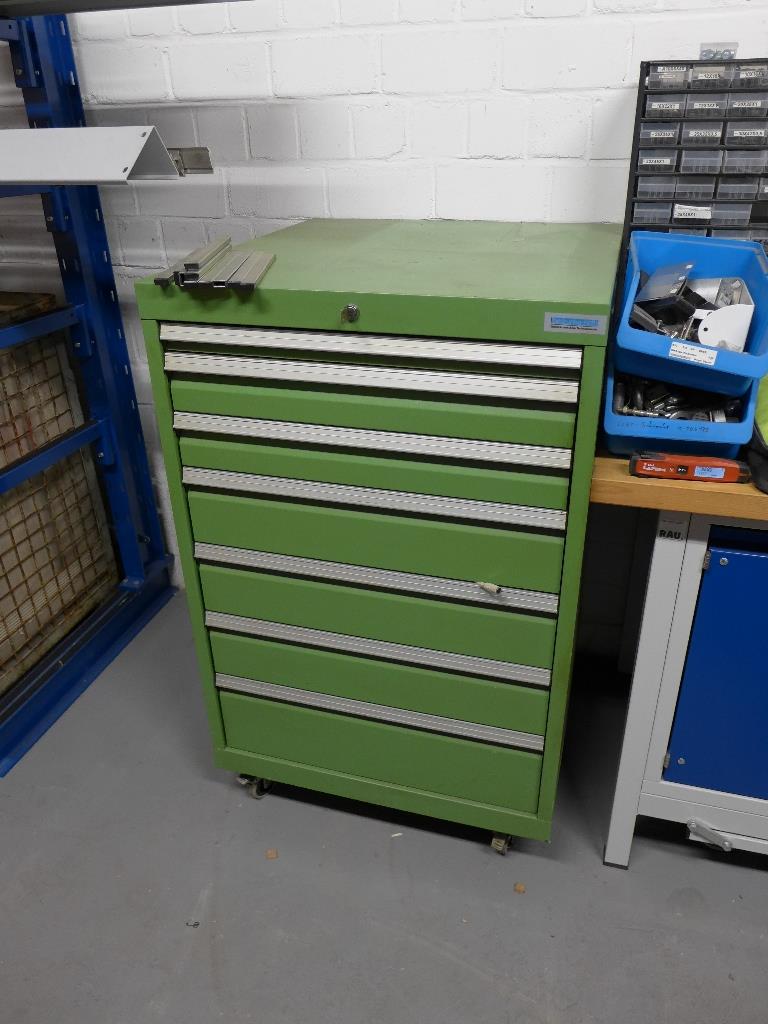 Maschinen zur Herstellung von Möbeln, div. Fertigmöbel und Büros -6