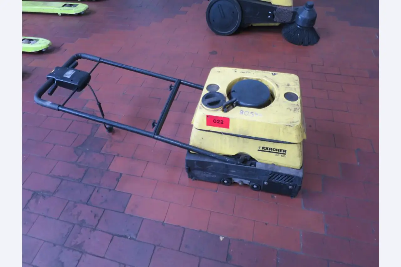 Gabelstapler sowie Fuhrpark<br>-1