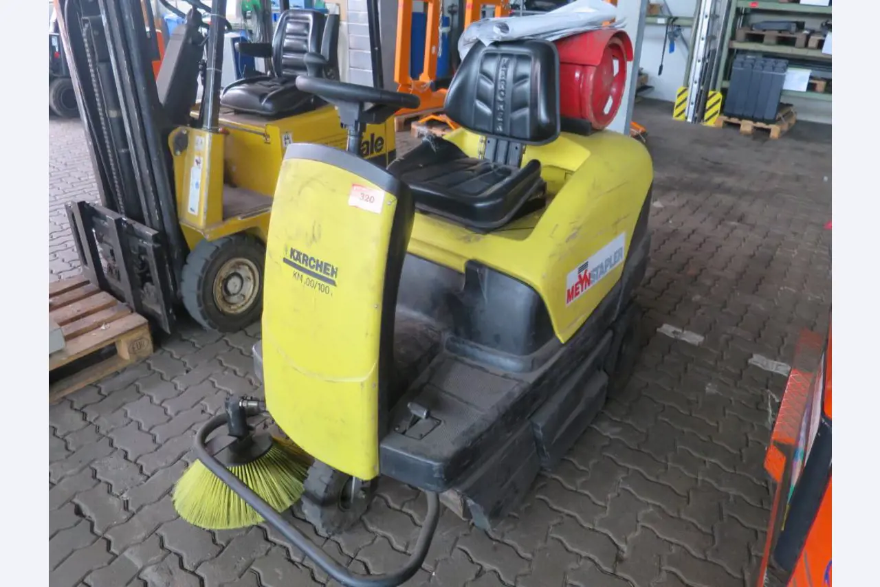 forklift trucks and car pool<br>-1