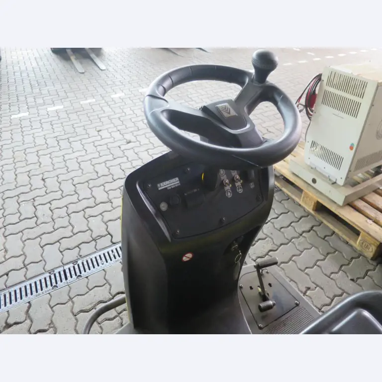 forklift trucks and car pool<br>-2