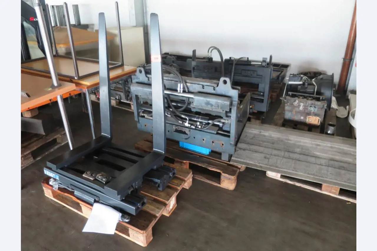 forklift trucks and car pool<br>-1