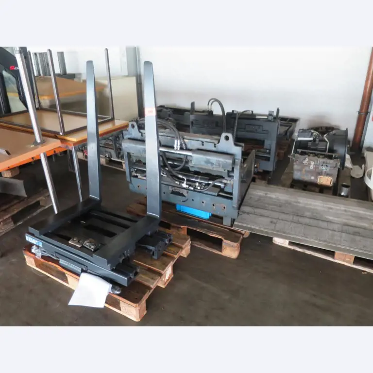 forklift trucks and car pool<br>-1