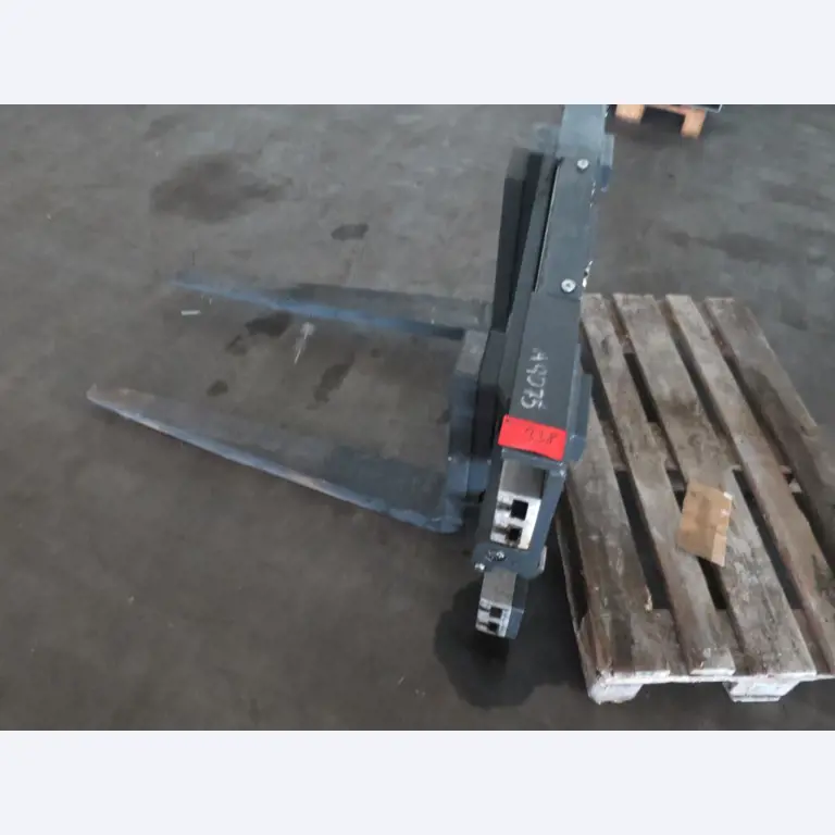 forklift trucks and car pool<br>-2