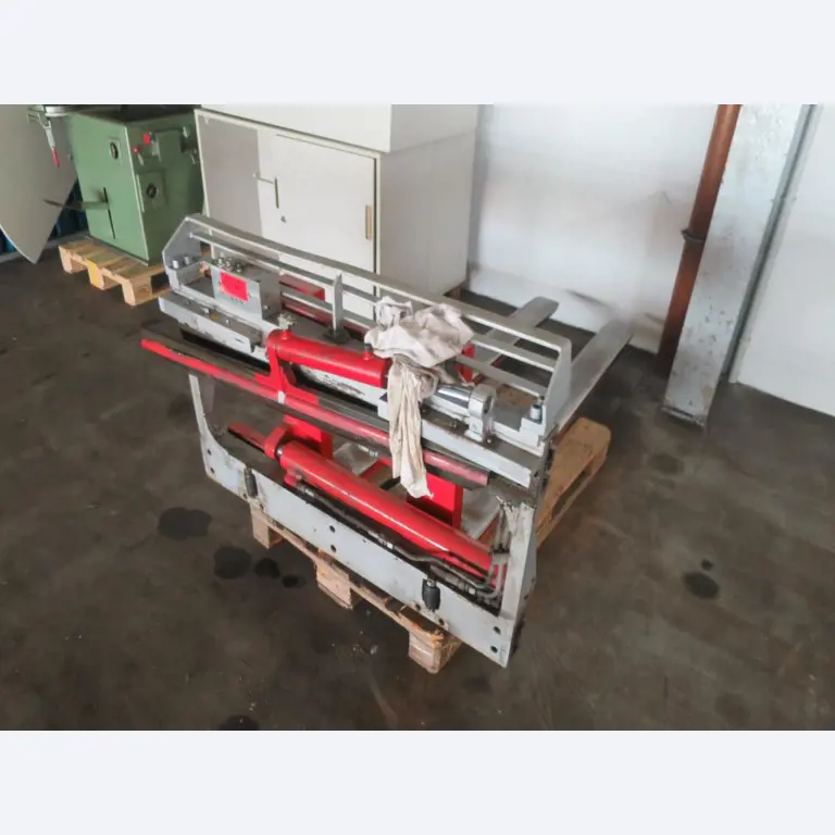 forklift trucks and car pool<br>-3