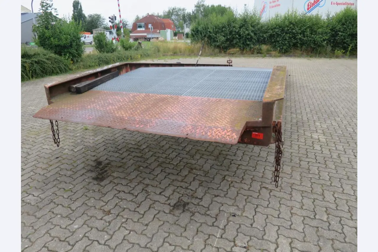 forklift trucks and car pool<br>-1