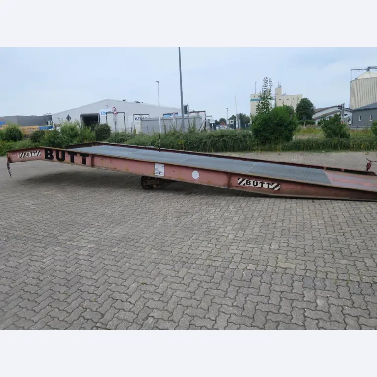 forklift trucks and car pool<br>-2