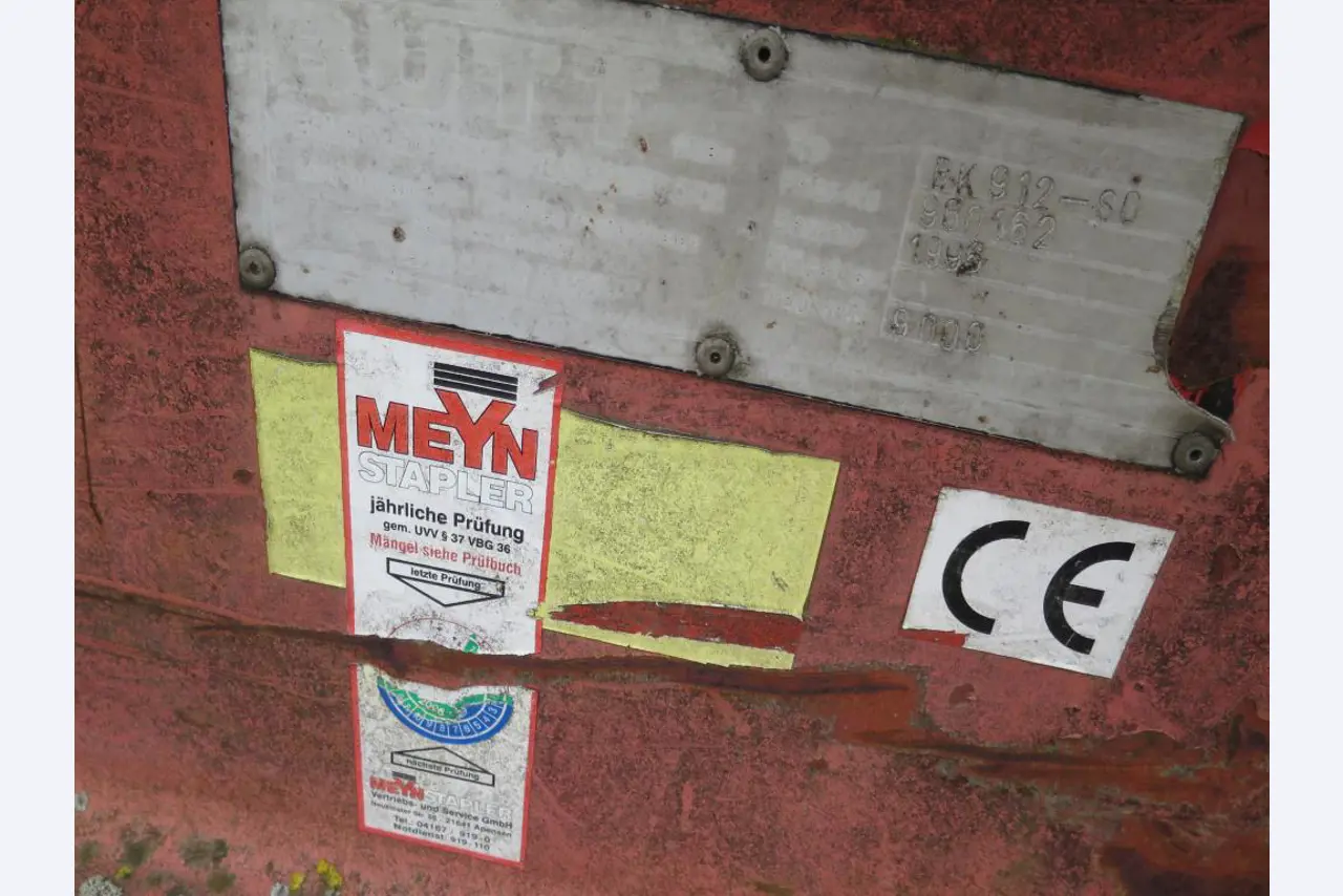 forklift trucks and car pool<br>-3