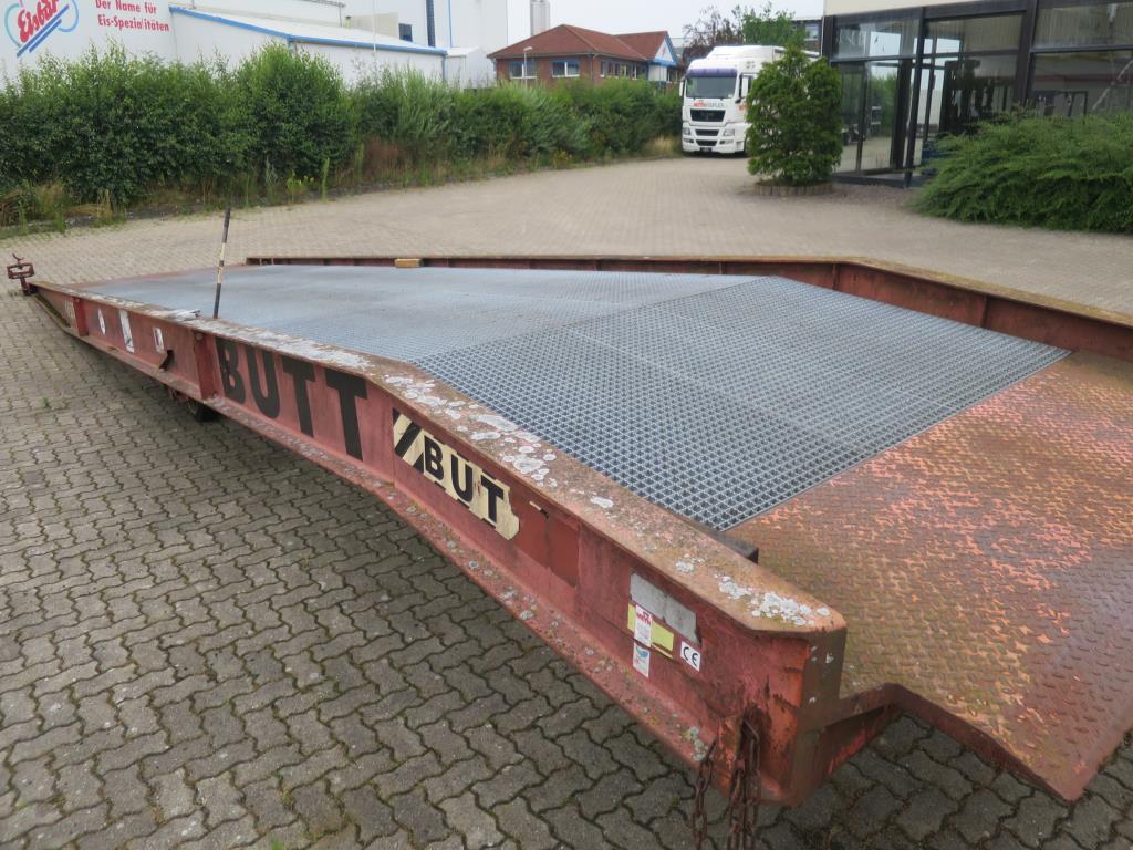 forklift trucks and car pool<br>-4