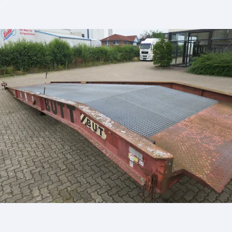 forklift trucks and car pool<br>-4