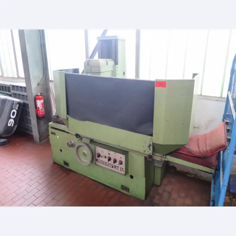 forklift trucks and car pool<br>-1