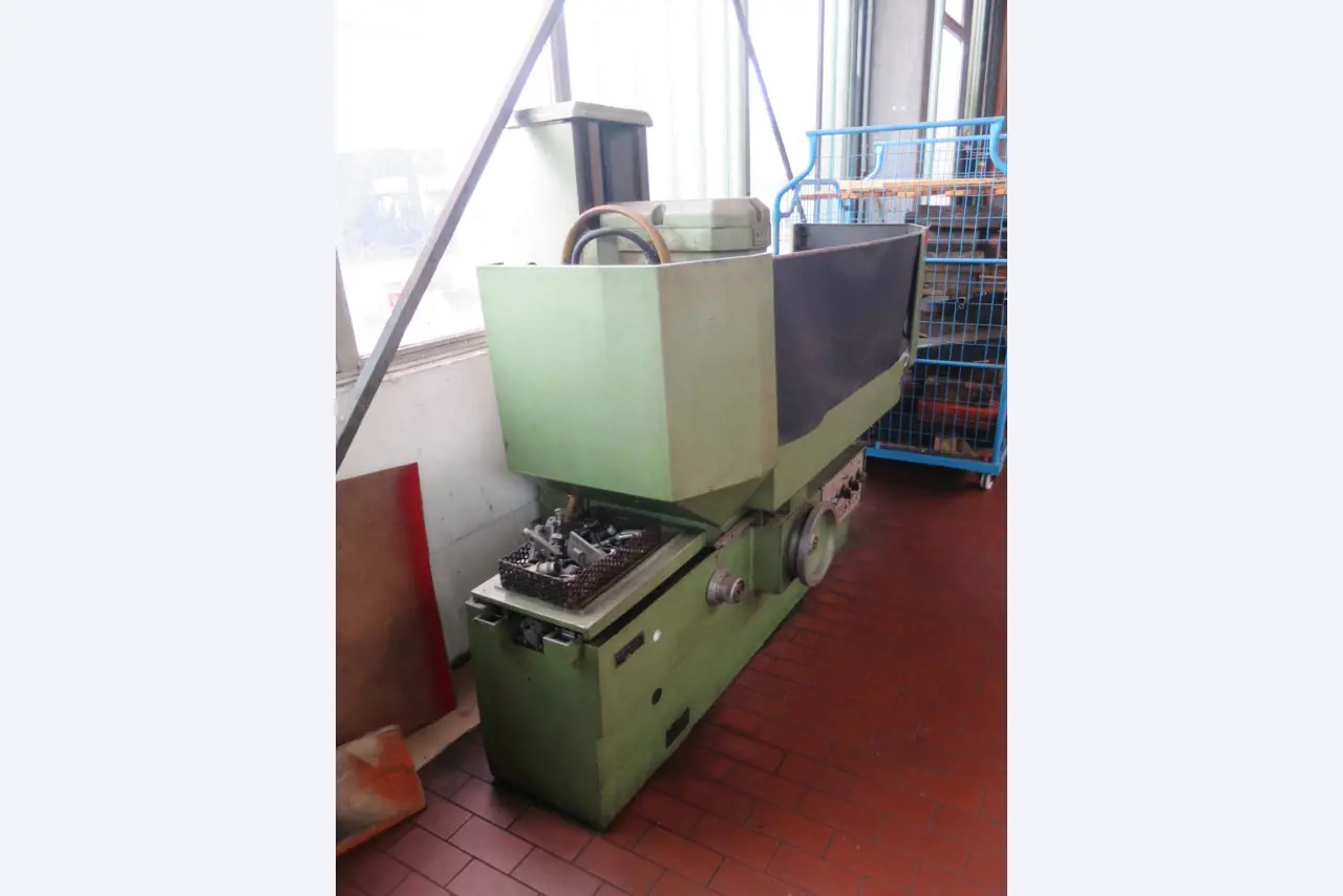 forklift trucks and car pool<br>-3