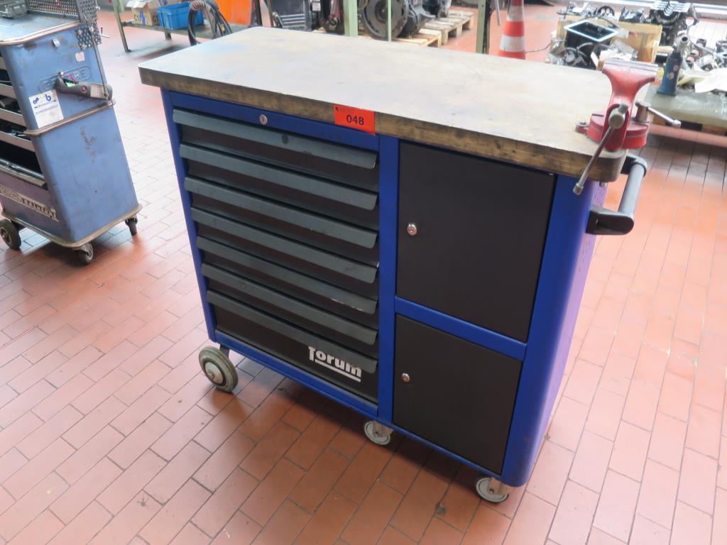 forklift trucks and car pool<br>-1