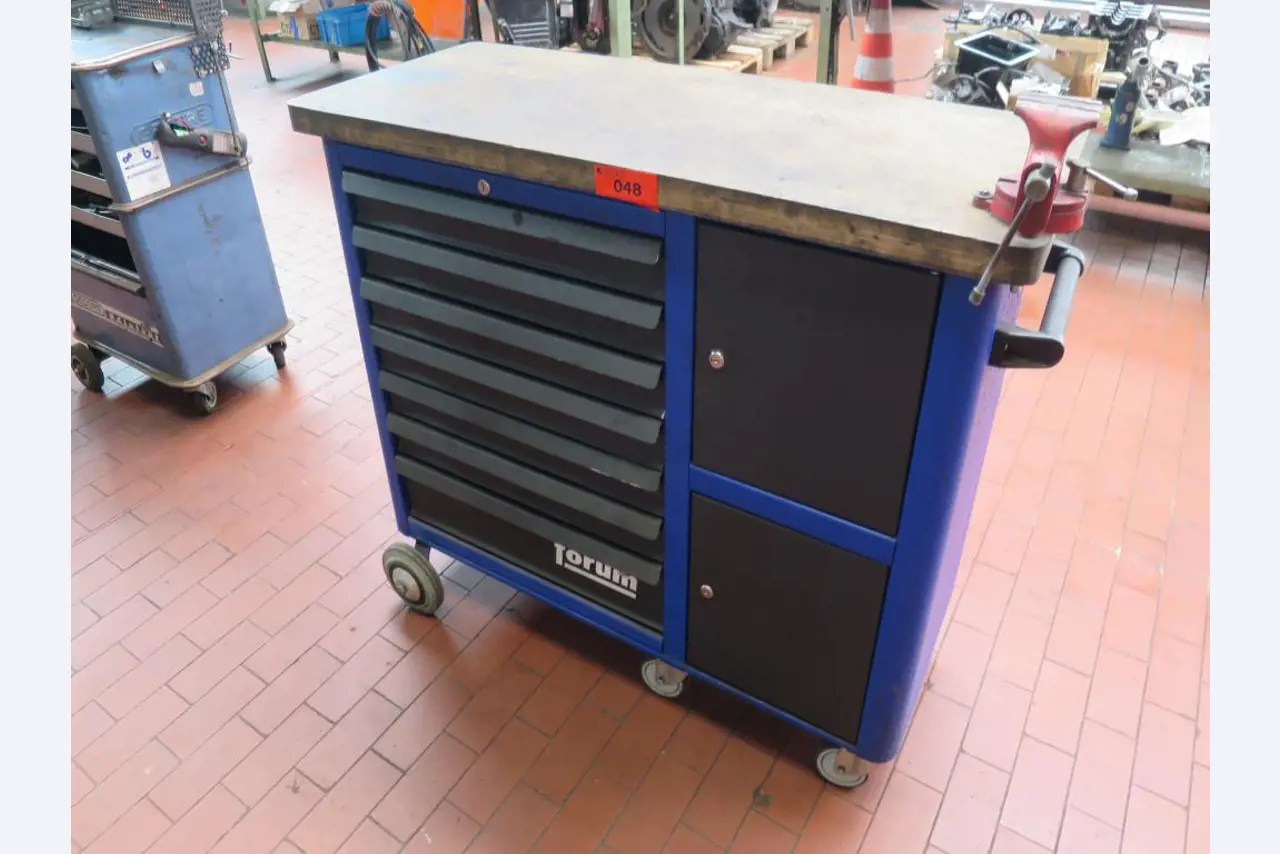 forklift trucks and car pool<br>-1