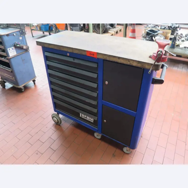 forklift trucks and car pool<br>-1