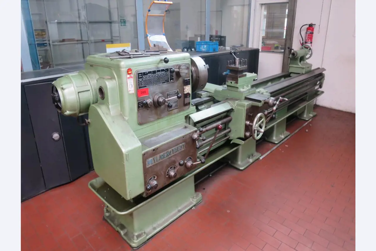 forklift trucks and car pool<br>-1