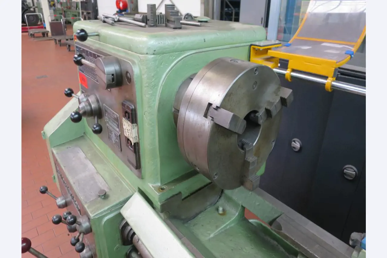 forklift trucks and car pool<br>-4