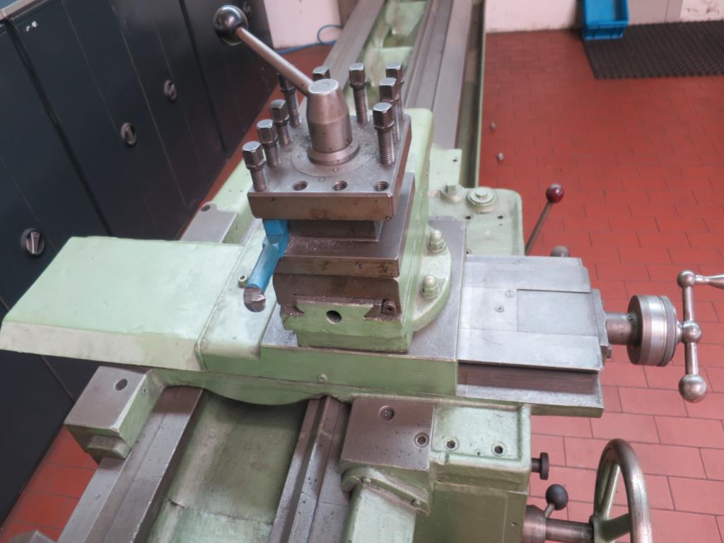 forklift trucks and car pool<br>-5