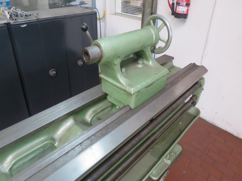 forklift trucks and car pool<br>-6