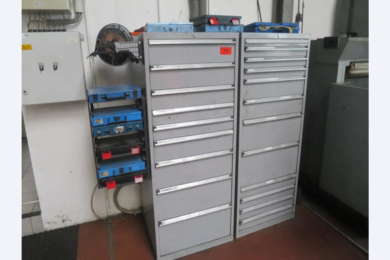 forklift trucks and car pool<br>-1