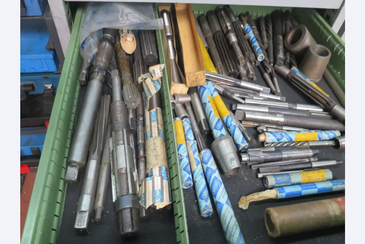 forklift trucks and car pool<br>-2