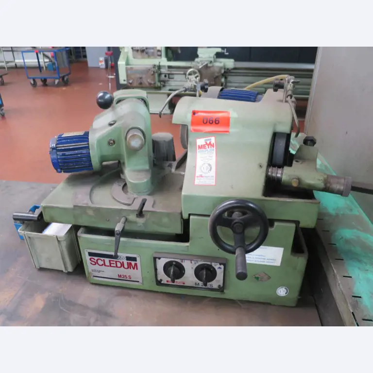 forklift trucks and car pool<br>-1